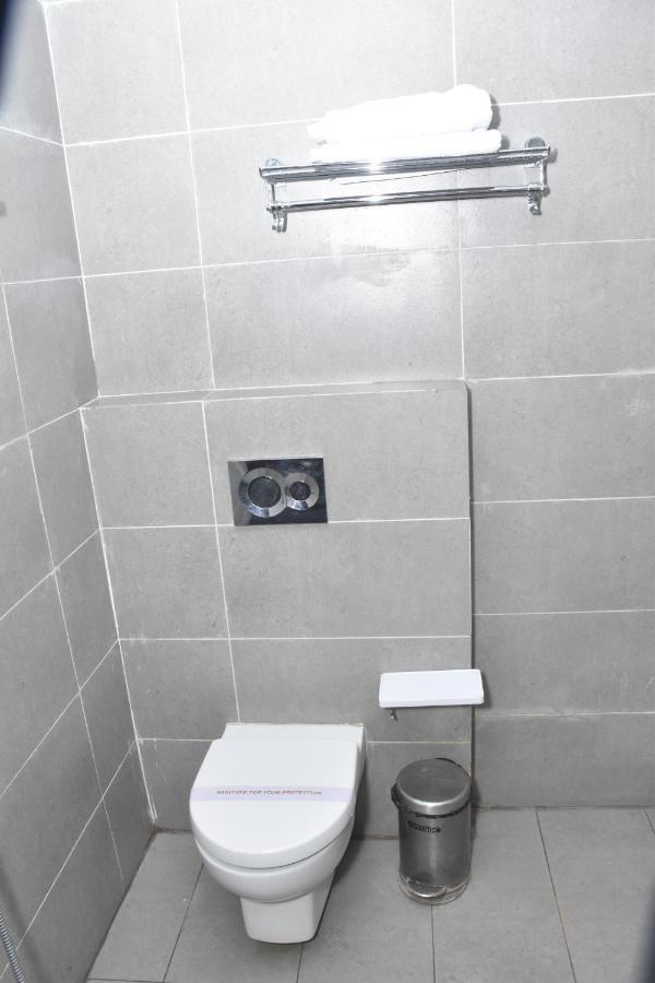 Hotel Yatharth Inn Varanasi Exterior foto
